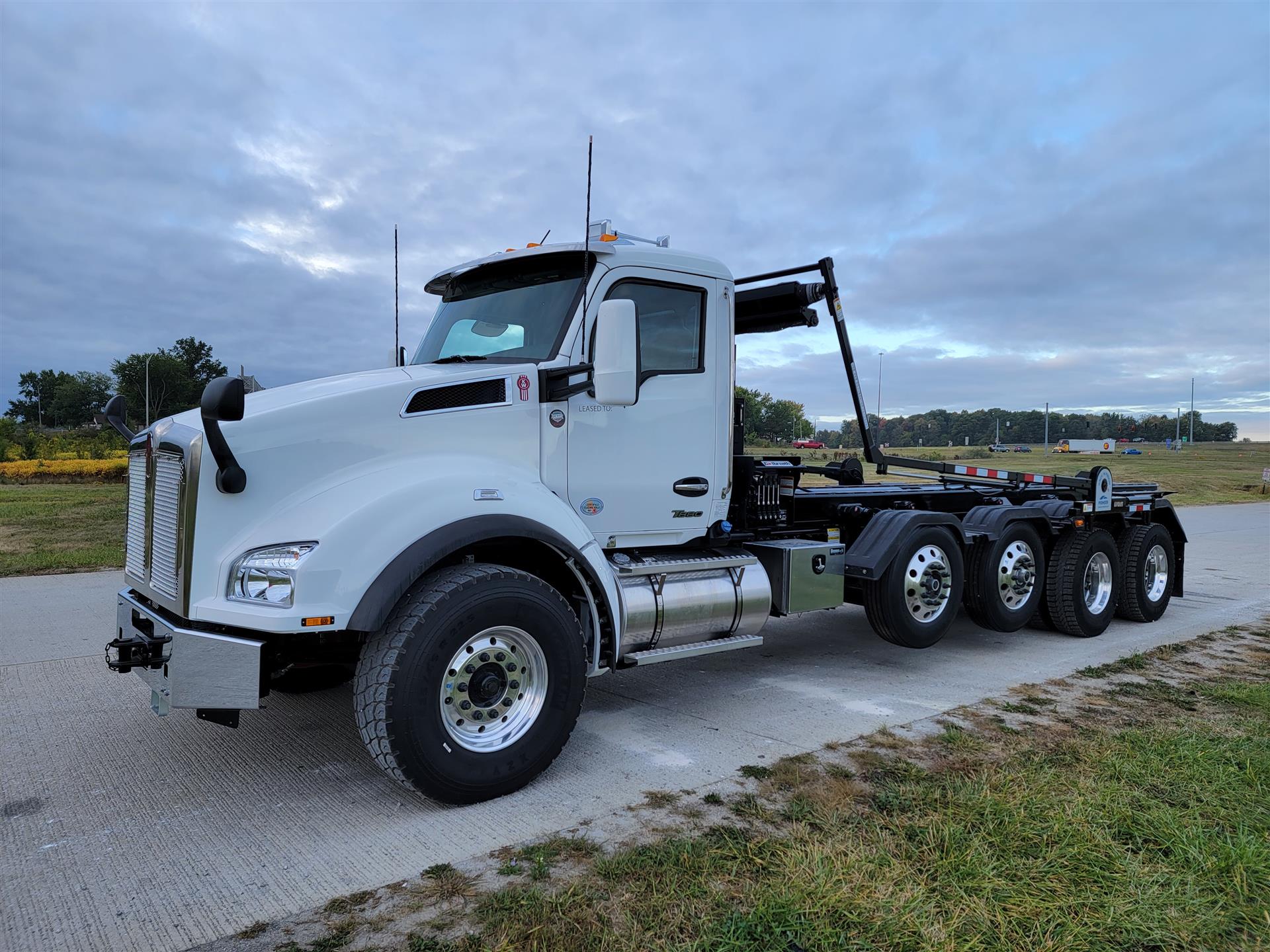 2024 Kenworth T880