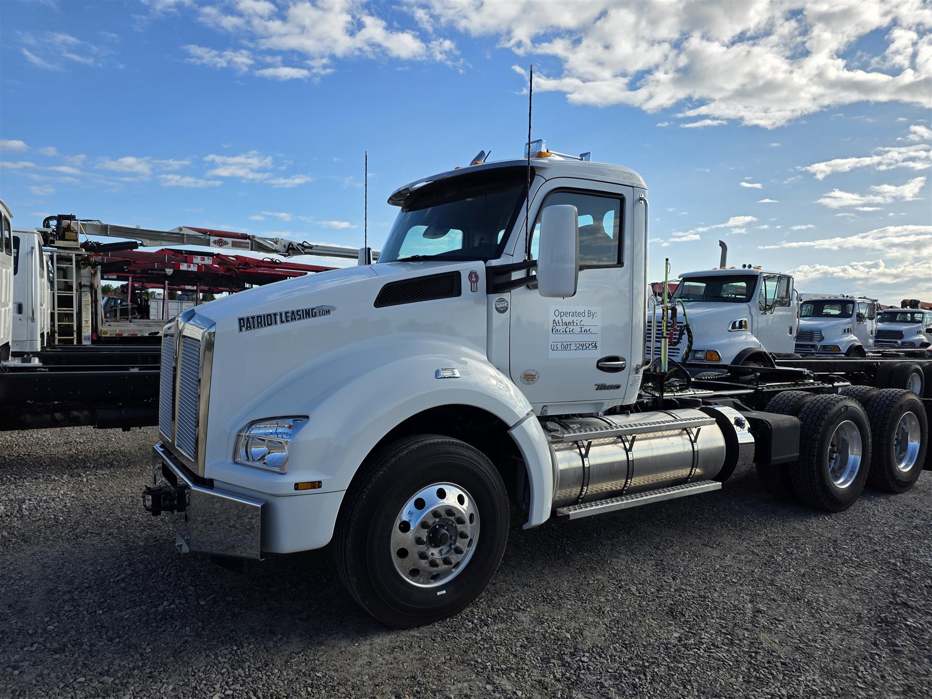 2025 Kenworth T880