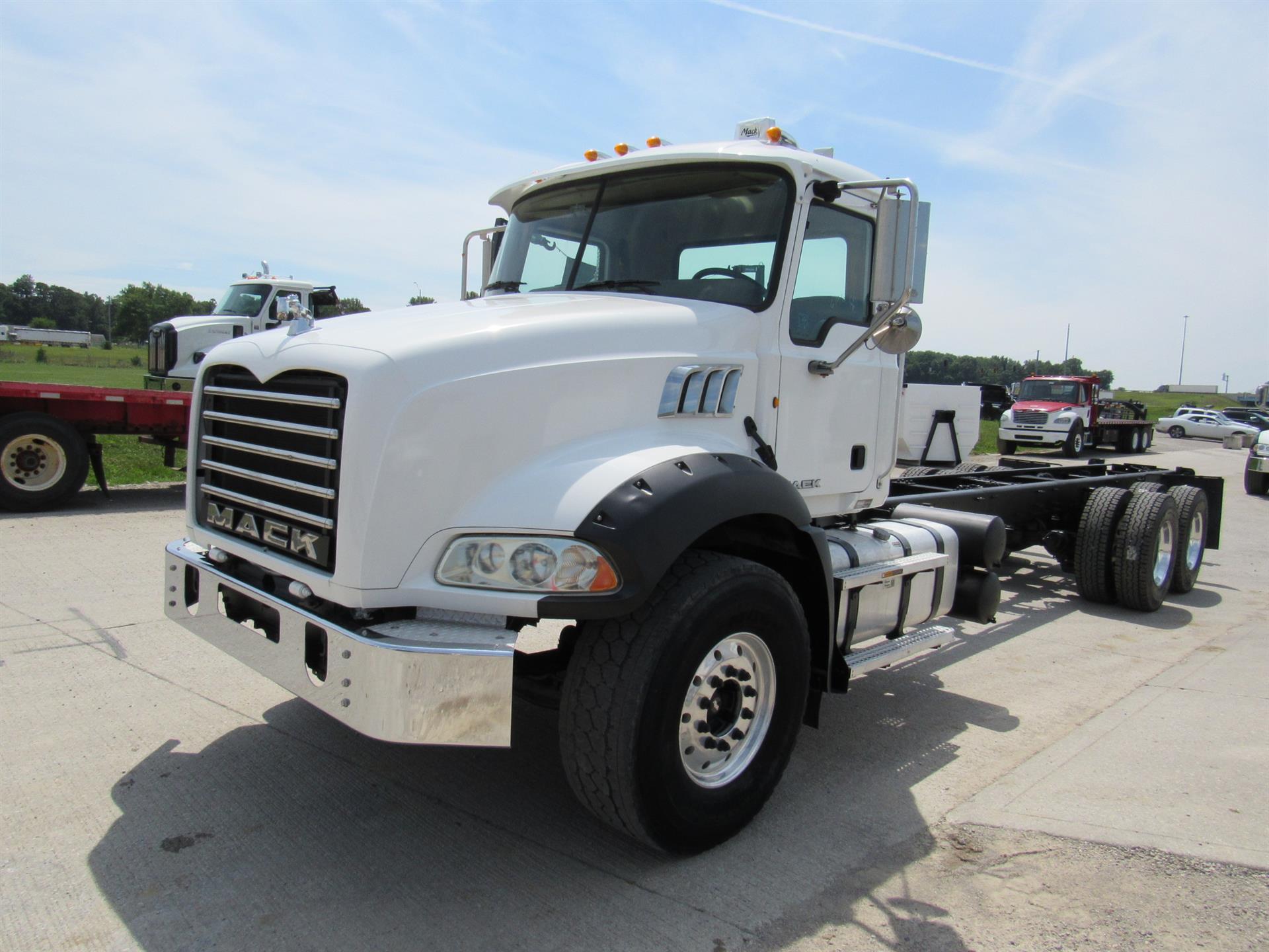 2014 Mack GU813
