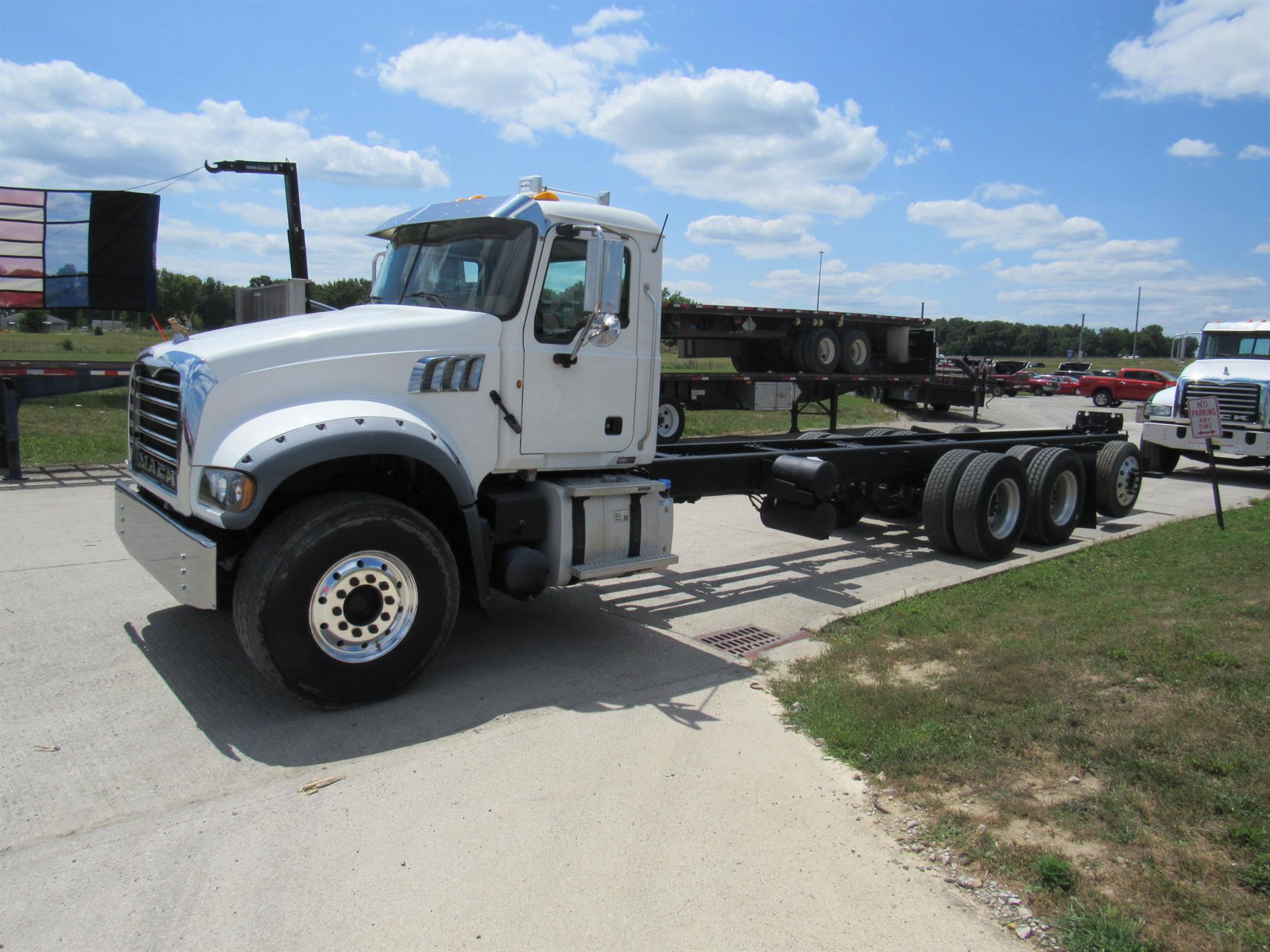 2014 Mack GU713