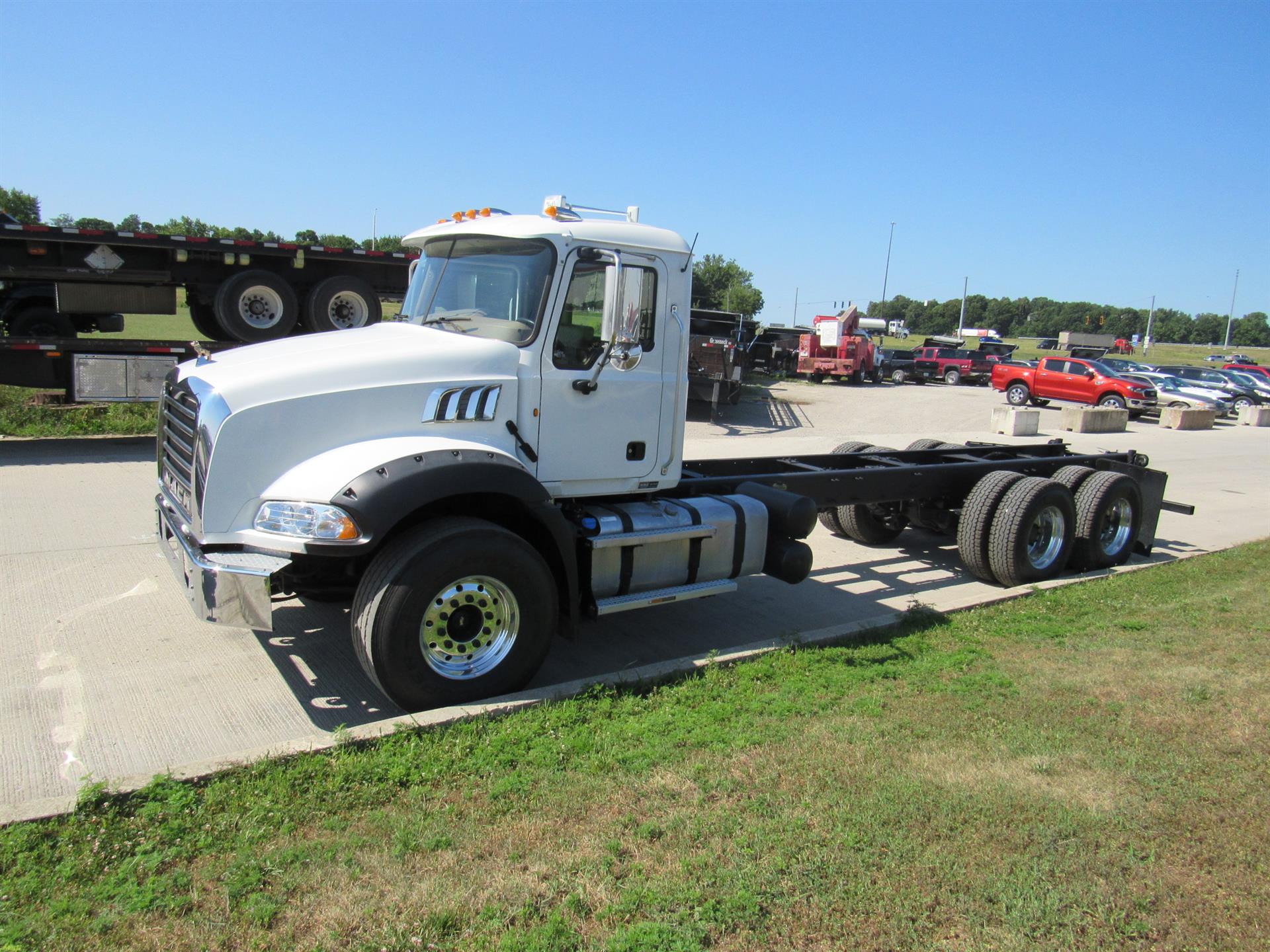 2013 Mack GU813