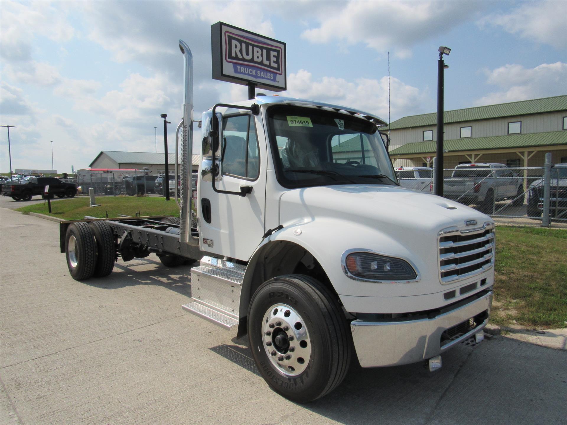 2027 Freightliner M2 106 BUSINESS CLASS