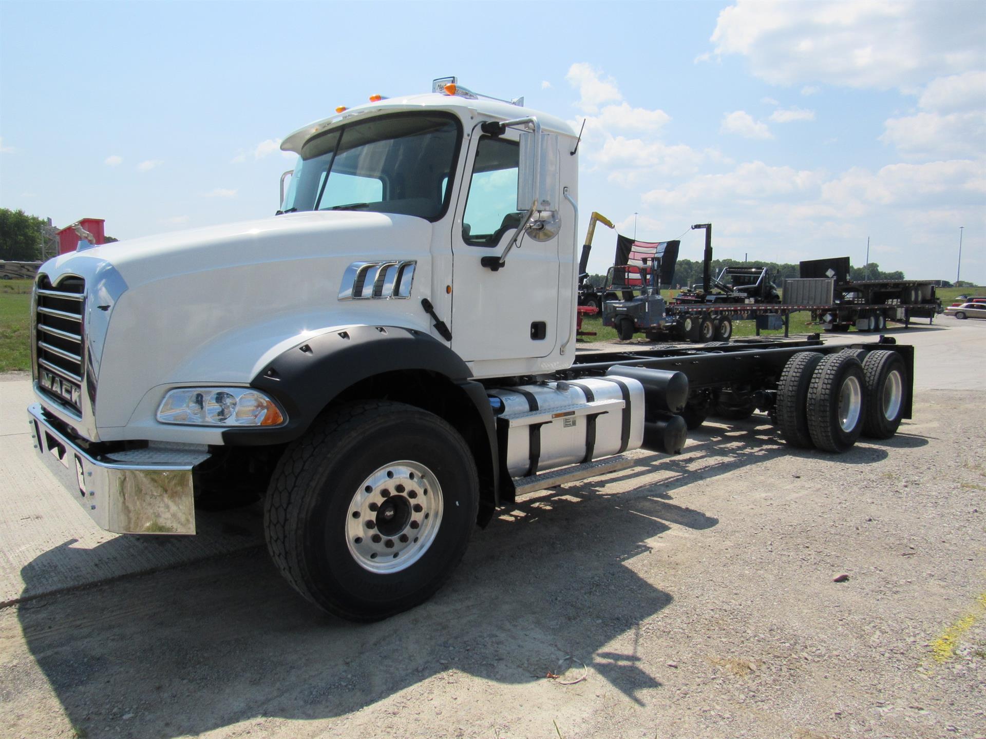 2014 Mack GU813