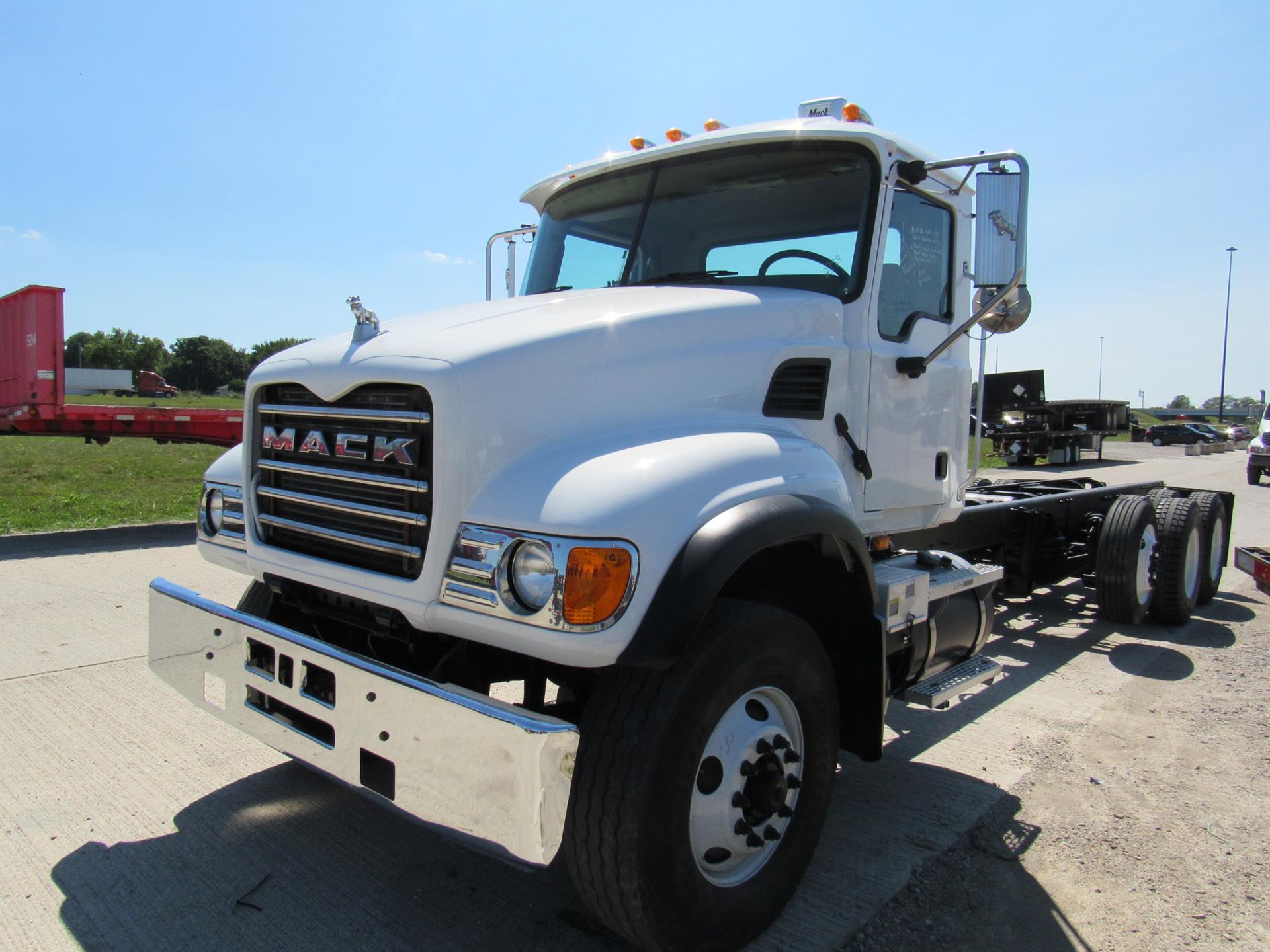 2006 Mack CV713