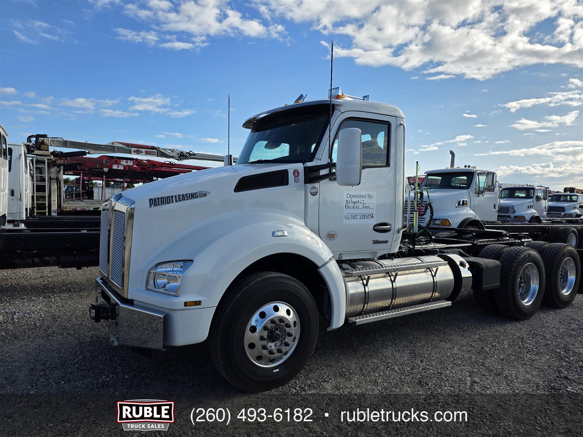 2025 Kenworth T880