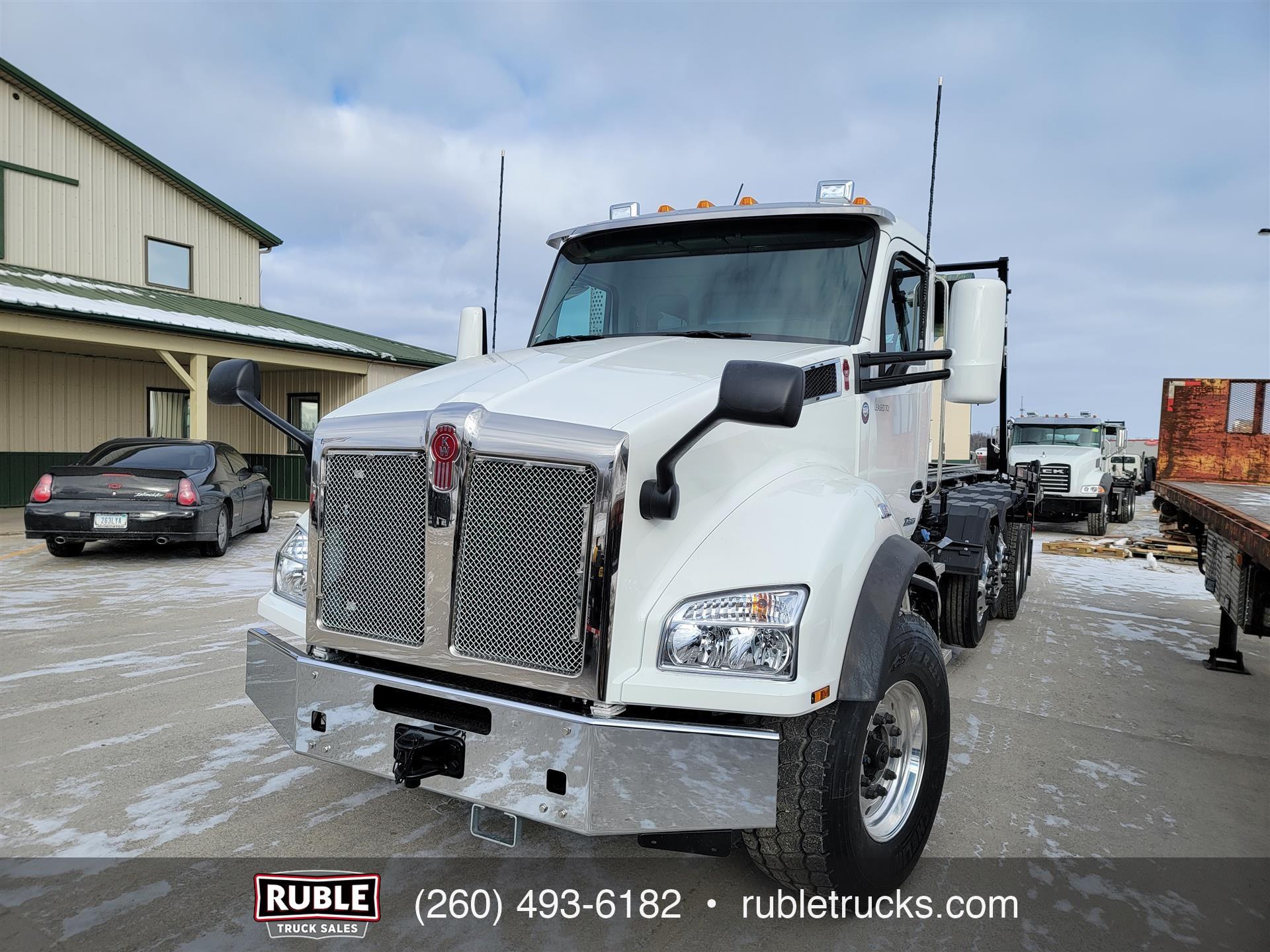2023 Kenworth T880