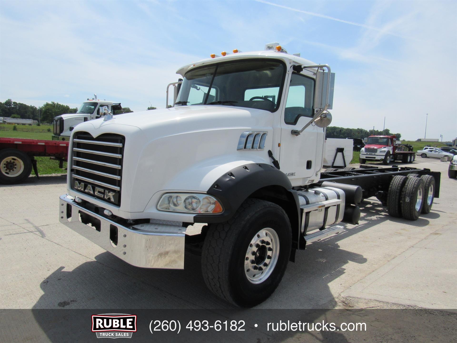 2014 Mack GU813