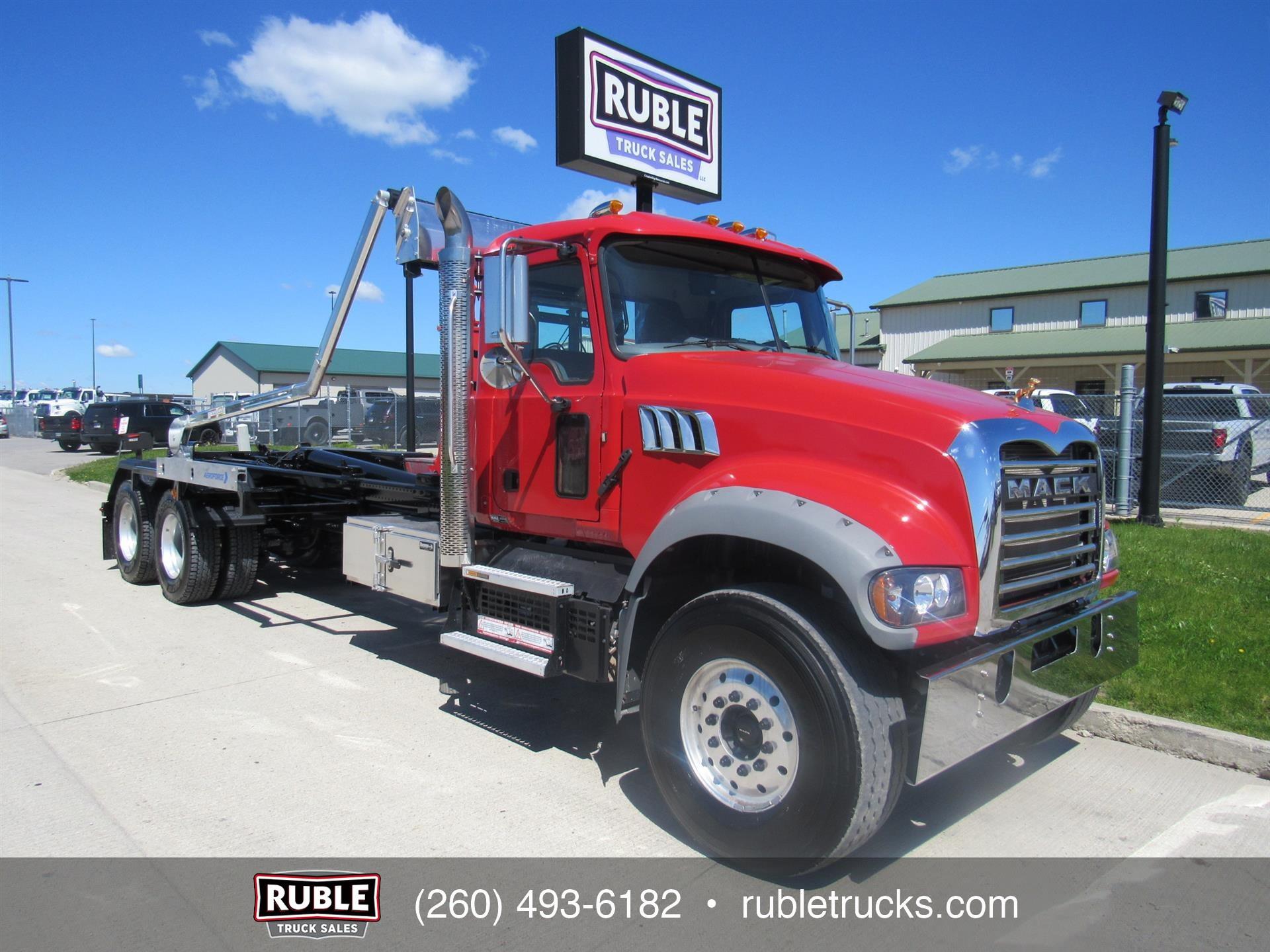 2020 Mack GR64F