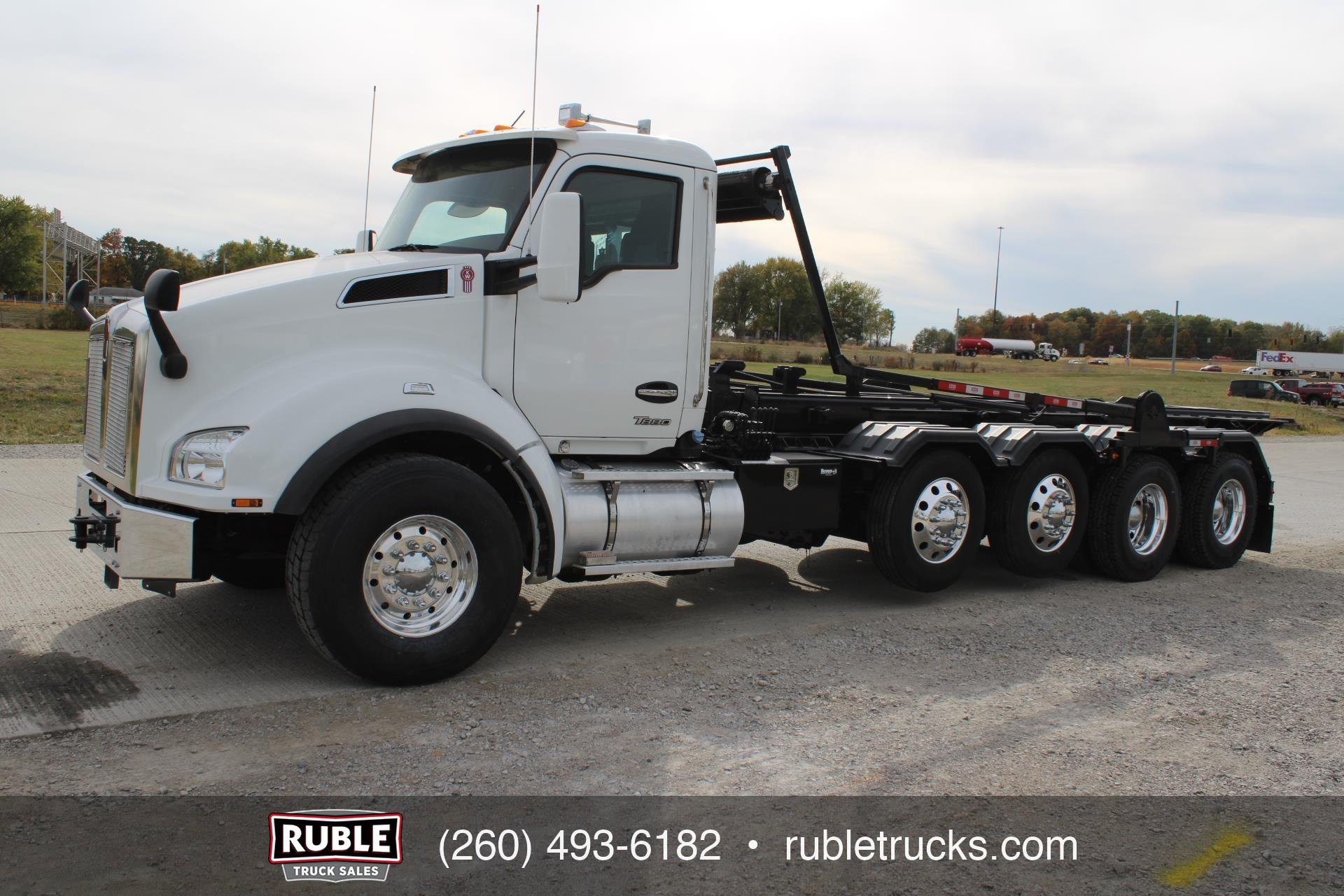 2023 Kenworth T880