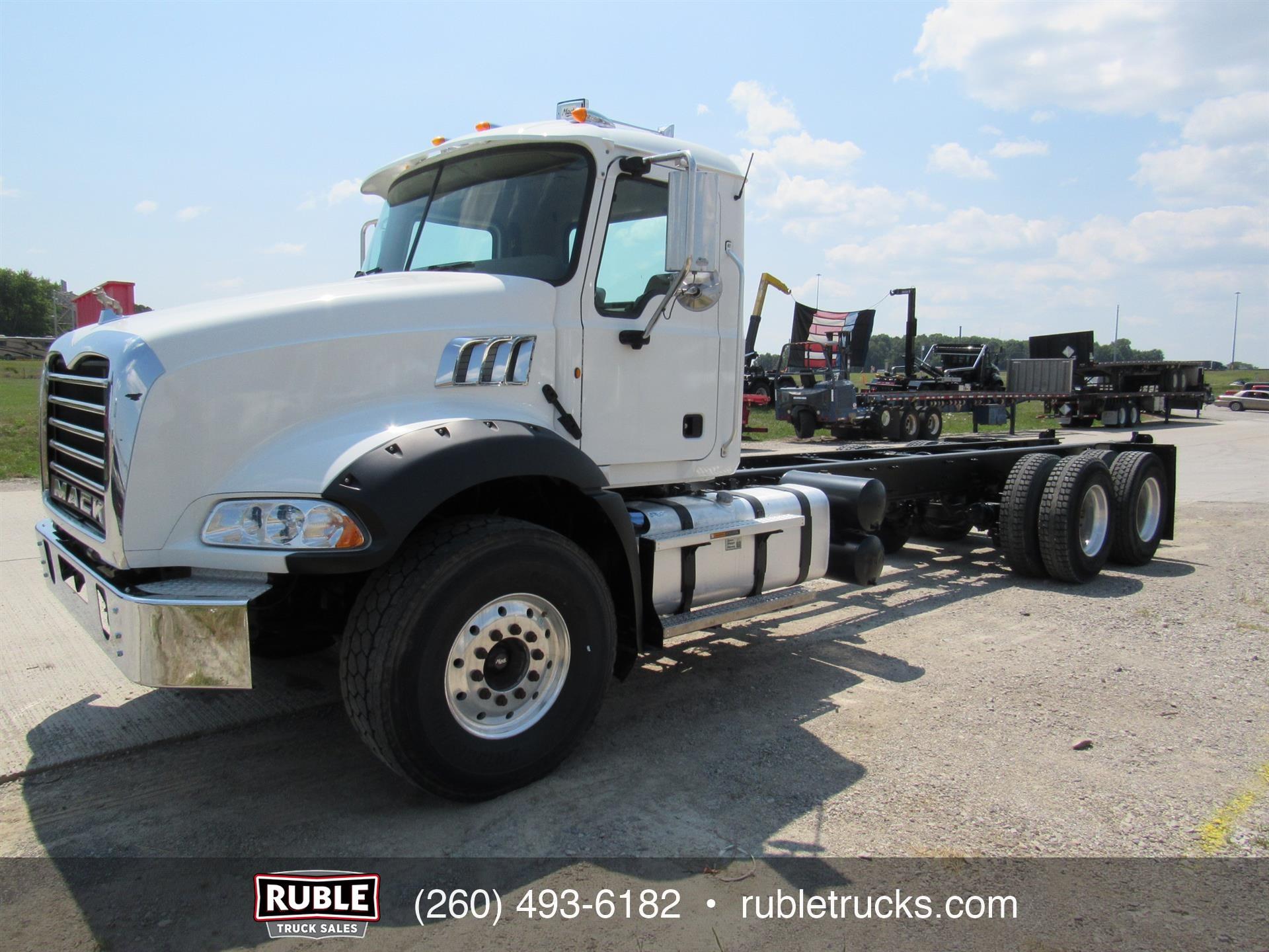 2014 Mack GU813