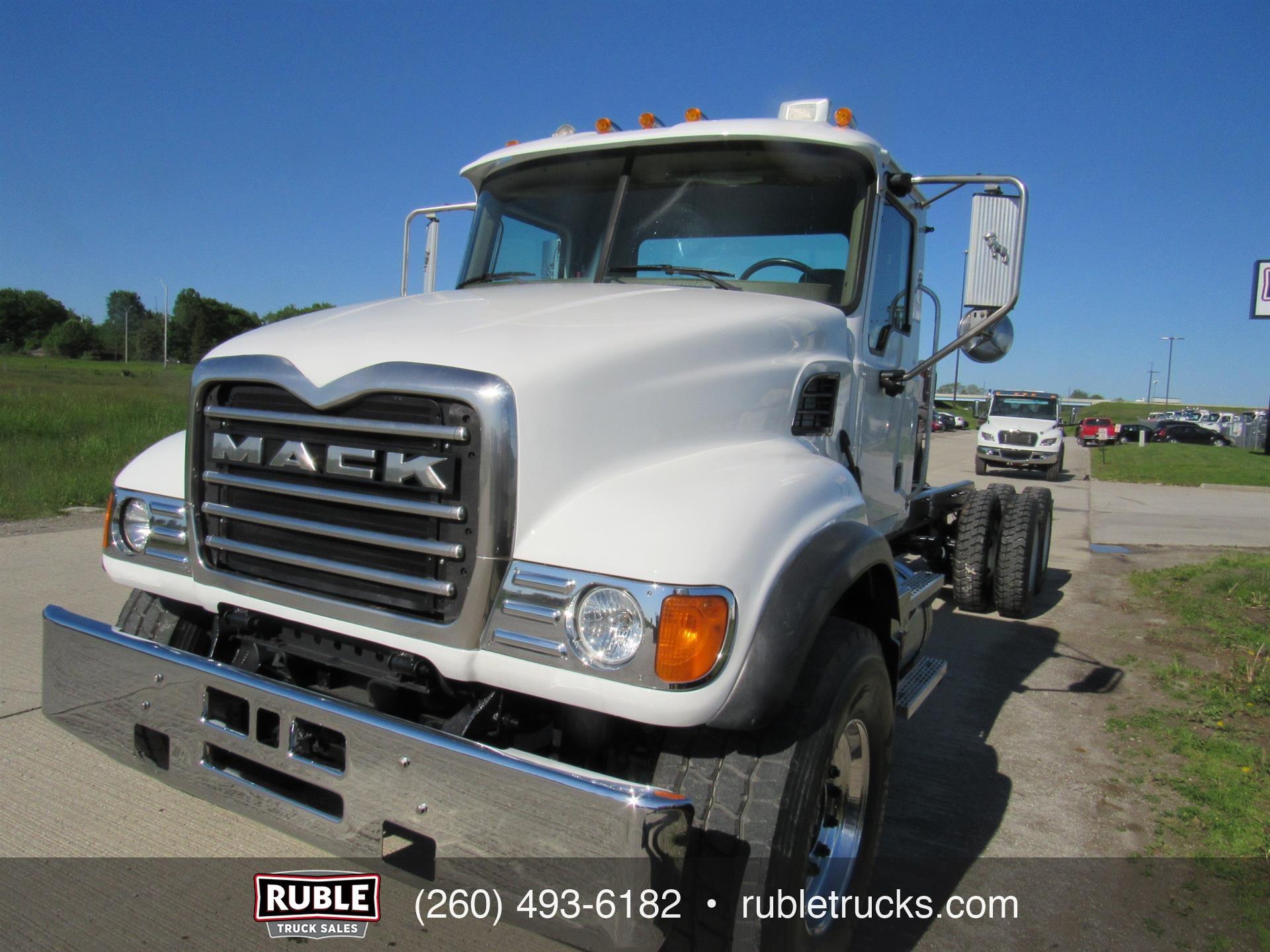 2005 Mack CV713