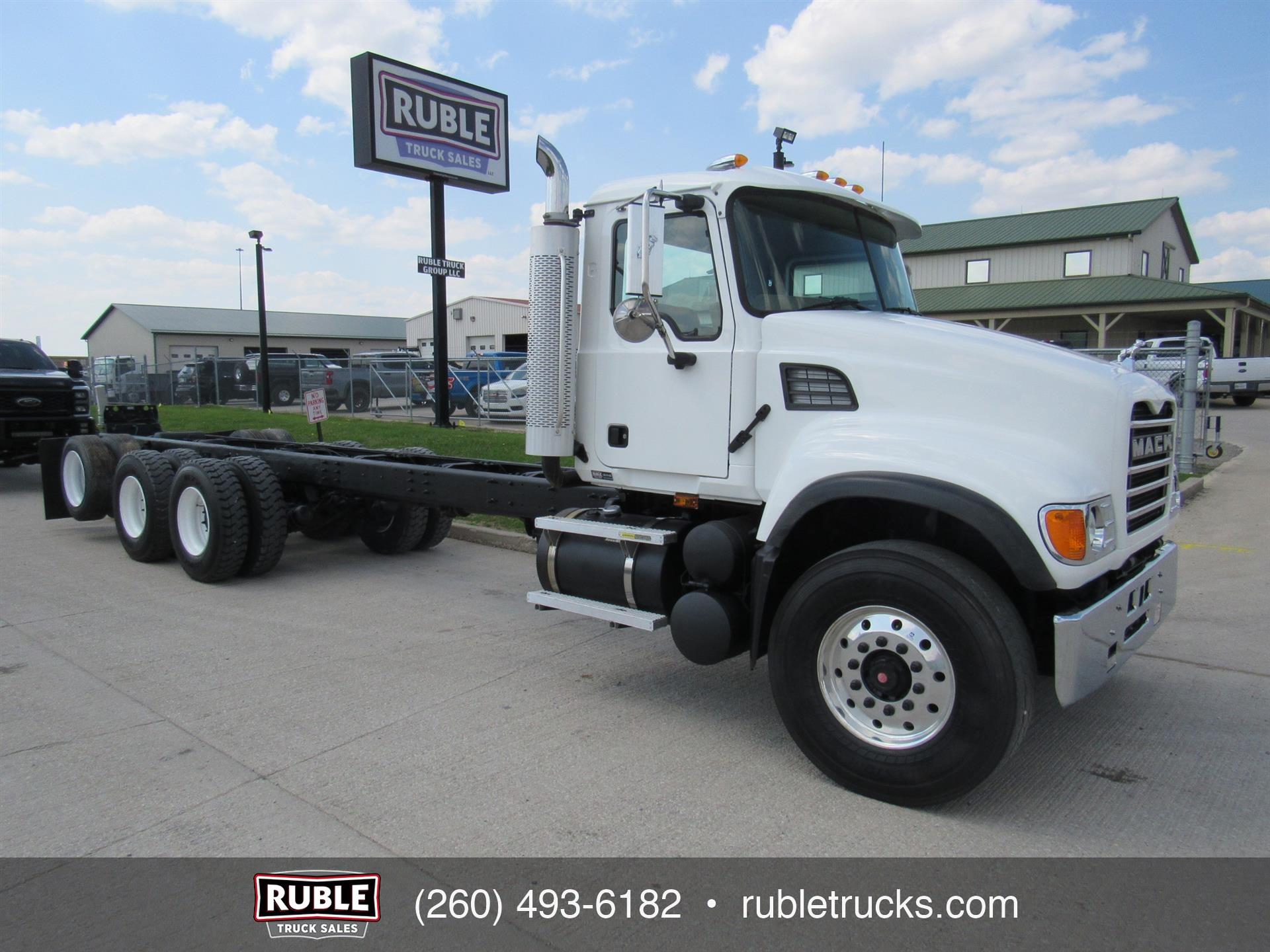 2005 Mack CV713