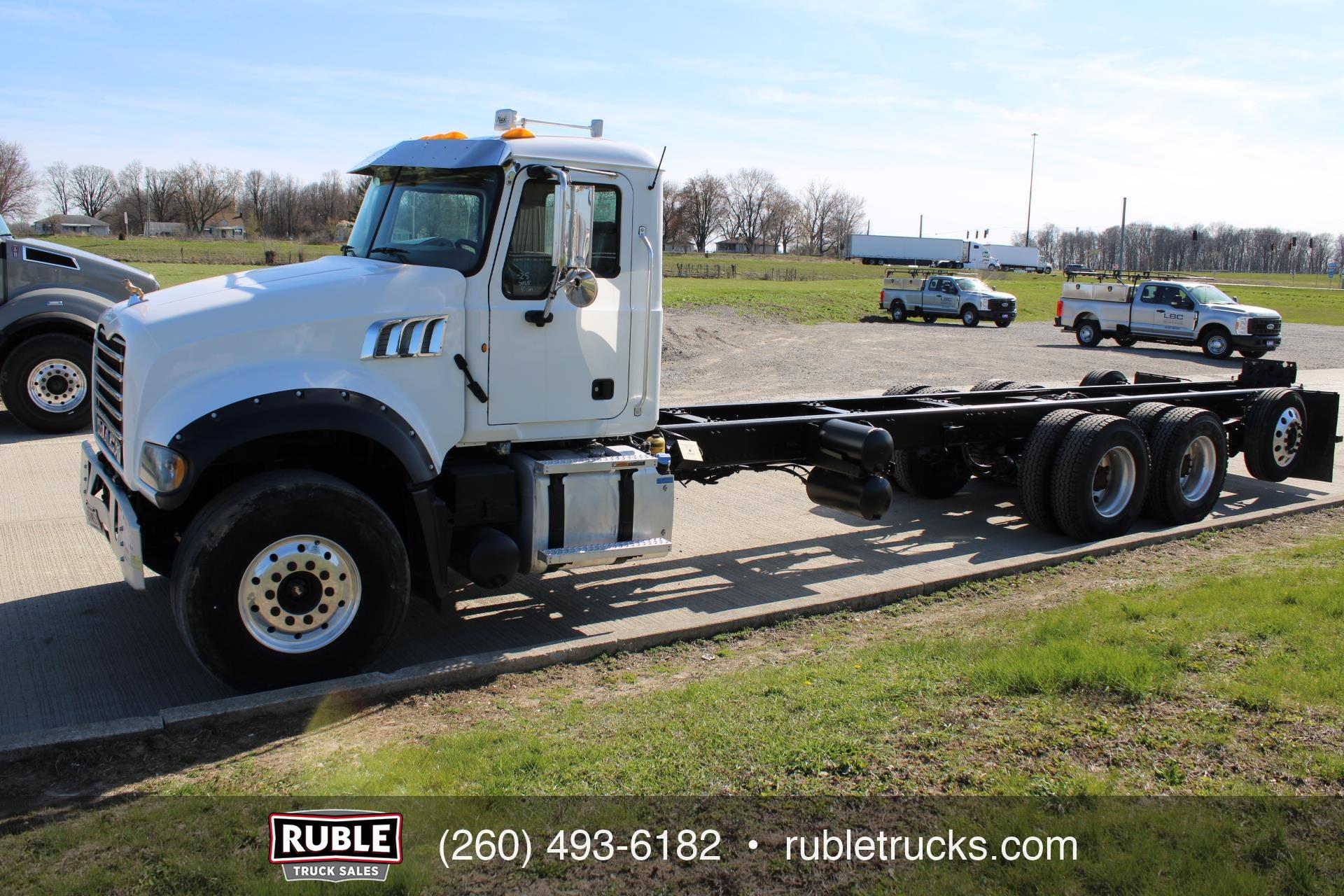 2013 Mack GU713