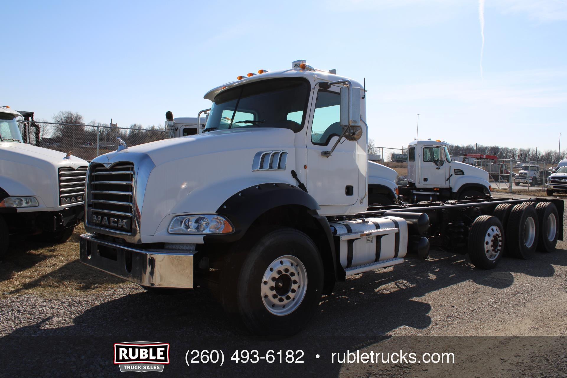 2014 Mack GU813