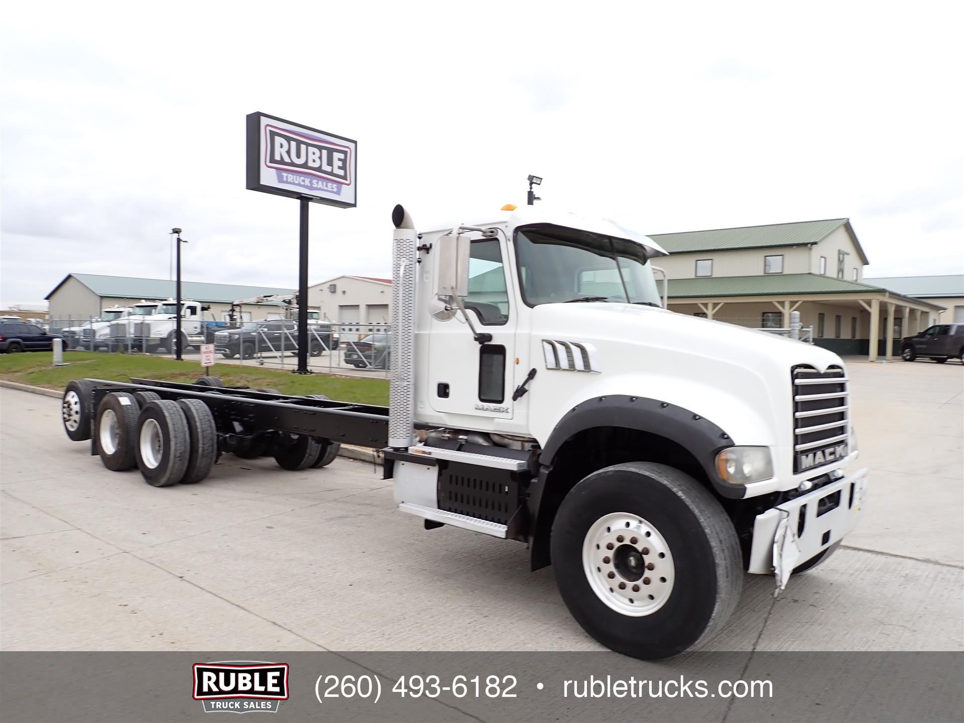 2013 Mack GU713