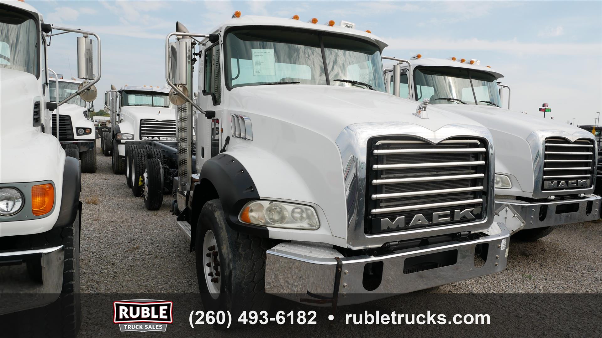 2013 Mack GU813