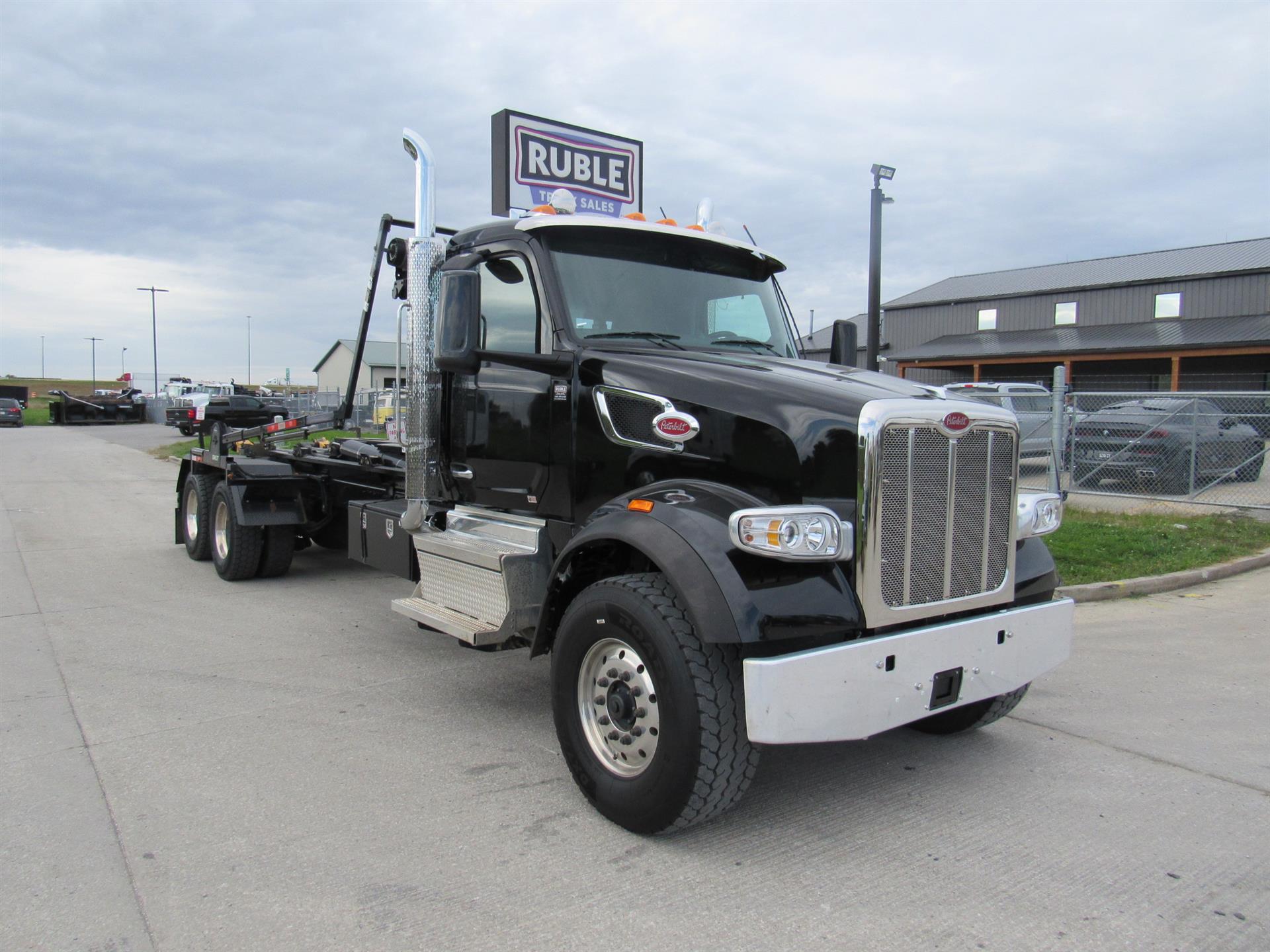 2025 Peterbilt 567