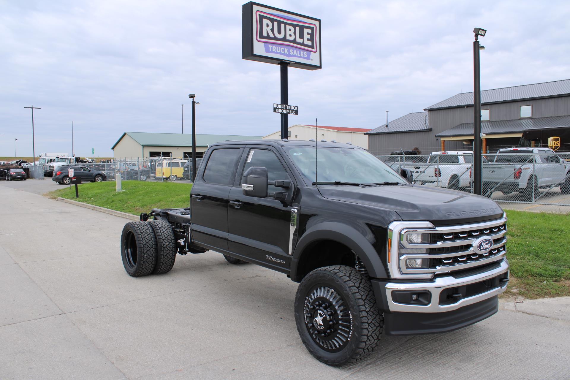 2027 Ford F-550 Lariat