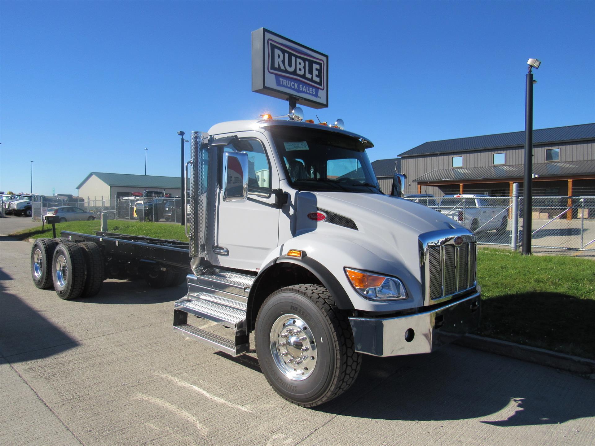2027 Peterbilt 548