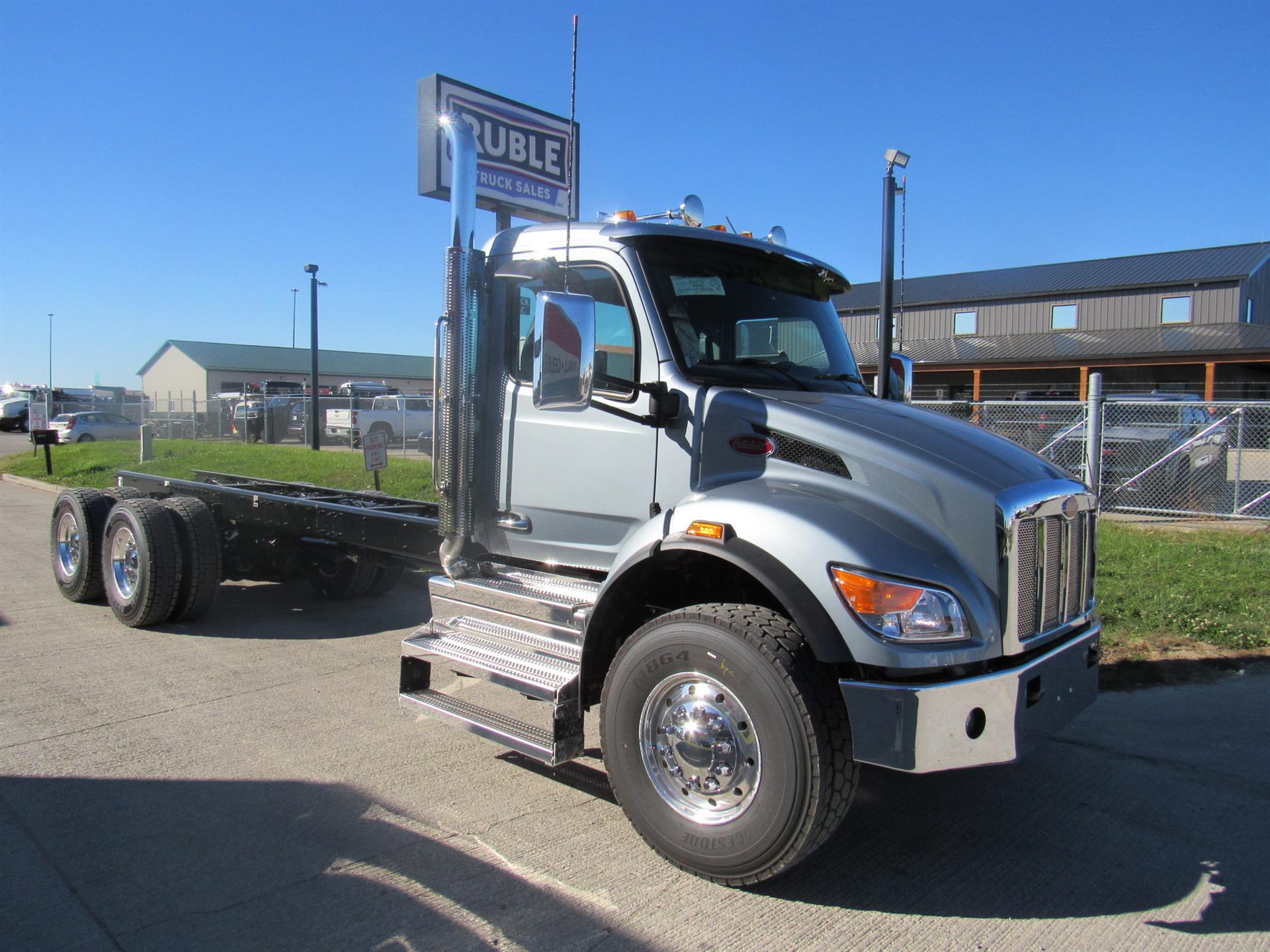 2027 Peterbilt 548