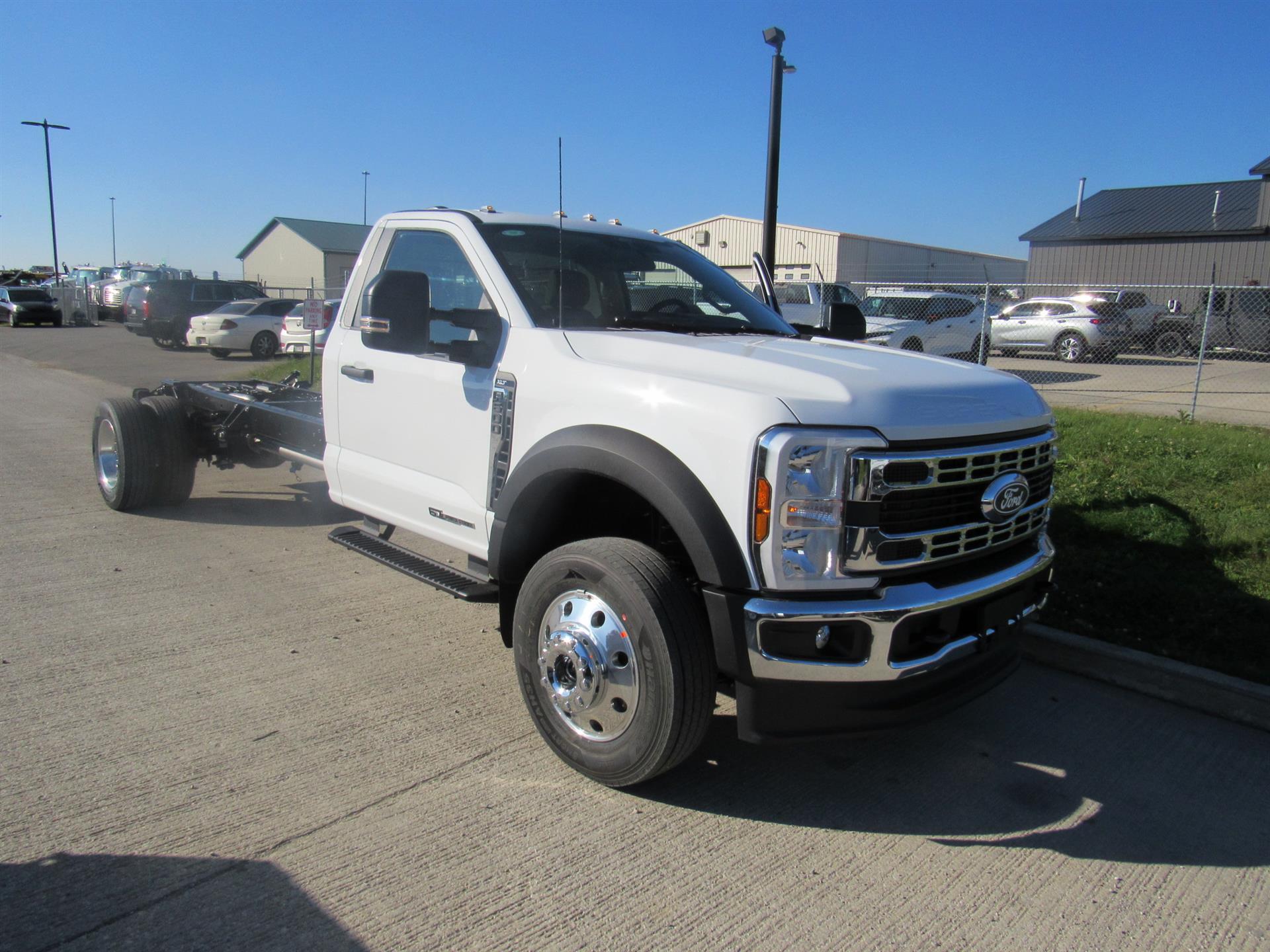 2027 Ford F600 XLT