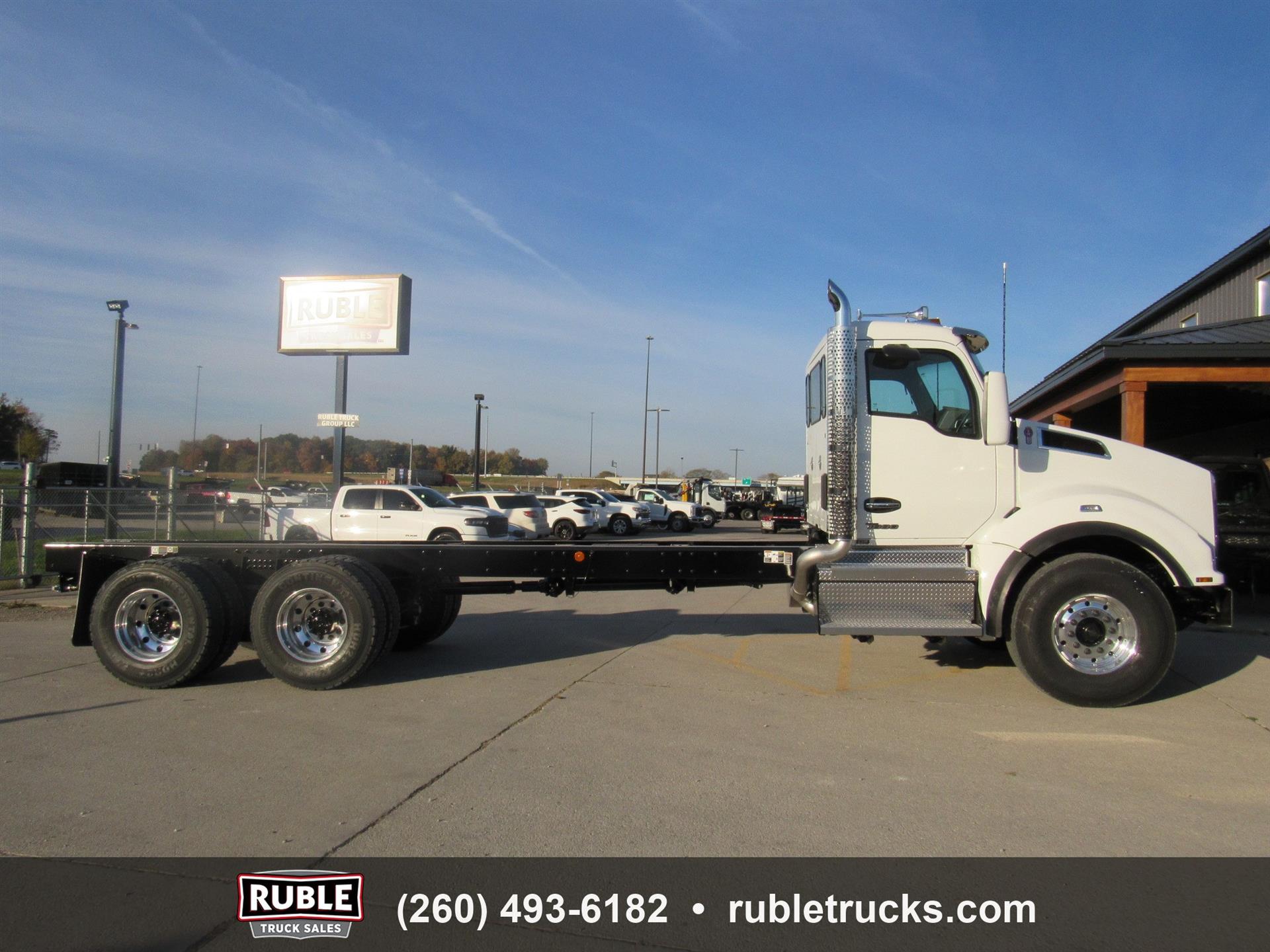 2027 Kenworth T880