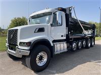 2025 Volvo VHD64F300