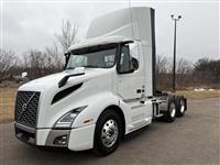 2025 Volvo VNL64T300