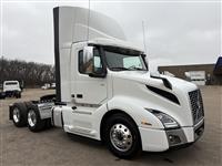 2025 Volvo VNL64T300