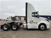 2025 Volvo VNL64T300