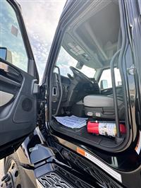 2026 Volvo VNL64T440
