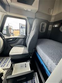 2026 Volvo VNL64T440