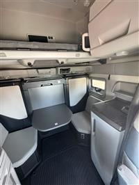 2026 Volvo VNL64T860