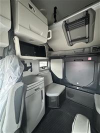 2026 Volvo VNL64T860