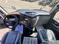 2026 Volvo VNL64T860