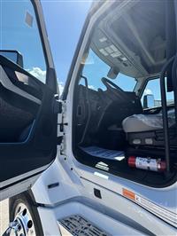 2026 Volvo VNL64T860