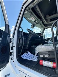 2026 Volvo VNL64T860