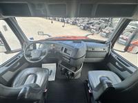 2022 Volvo VNL64T860