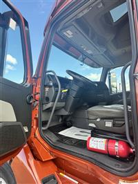 2022 Volvo VNL64T860