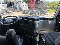 2026 Volvo VNL64T660
