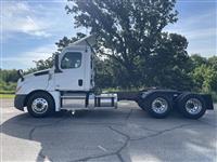 2021 Freightliner CA126