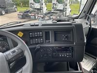 2023 Volvo VNL64T860