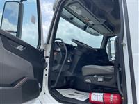 2023 Volvo VNL64T860