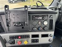 2021 Freightliner CA126