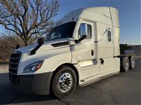 2021 Freightliner CA126