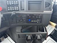 2020 Volvo VNL64T300