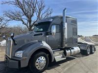 2023 Kenworth T880