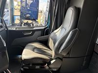 2022 Volvo VNL64T860
