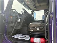 2023 Volvo VNL64T860