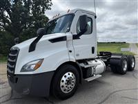 2022 Freightliner CA116